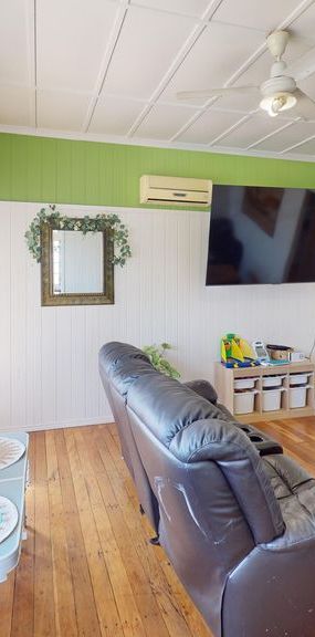 Comfortable High-Set Living - Photo 1