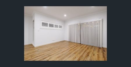 Modern townhouse within walking distance to the beach! - Photo 3