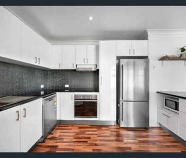 27 Sherman Drive, Upper Coomera QLD 4209 - House For Rent | Domain - Photo 2