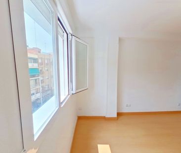 Piso de alquiler en Centro - Photo 3