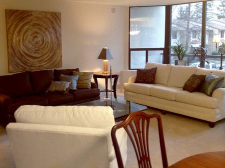 Park Royal Estates - Photo 3