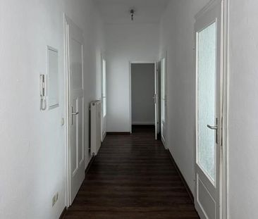 GroÃzÃ¼gige 3-Zimmerwohnung mit Stuckelementen an den Decken! 1 Mo... - Foto 4