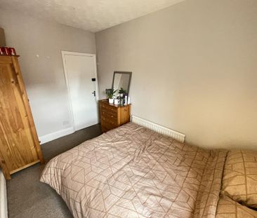 4 bedroom terraced house to rent - Photo 1