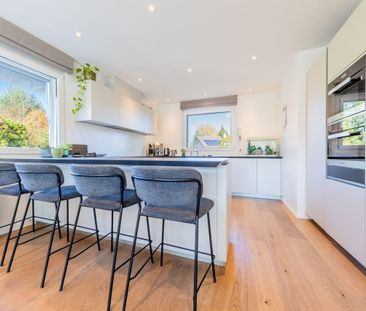 Magnifique villa 6p / 4 CHB + bureau / Jardin avec piscine - Photo 4