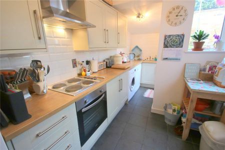 2 bedroom terraced house to rent - Photo 5