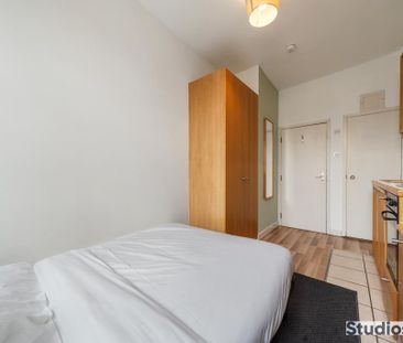 Flat 09 Fairholme Road, West Kensington W14 9JZ - Photo 2