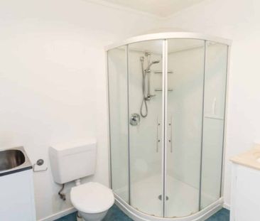 Gorgeous 2 bedroom apartment with million dollar views! - Photo 5