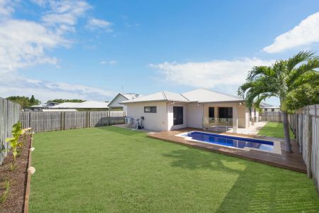 Dive Into Luxury Living - Photo 5