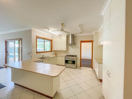 Moonee Beach, 6a Sharpe Close - Photo 2