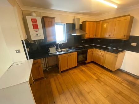 5 Bed Detached House, Tivoli Road, SE27 - Photo 4