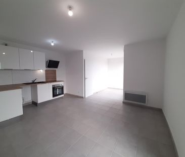 location Appartement T2 DE 45.6m² À MARSEILLE - Photo 3