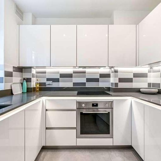 London, NW8 - Photo 1