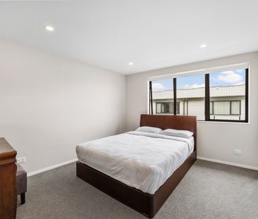 Contemporary Home For Your Family to rent fully furnished. - Photo 3