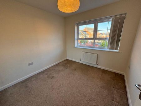 4 bedroom detached house to rent - Photo 2