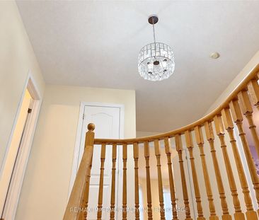 For Lease - 3 Vitlor Drive, Richmond Hill, Ontario - Photo 2