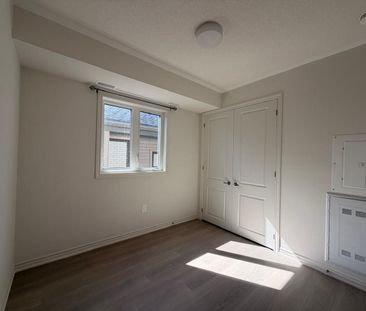 For Lease - 98 Donald Cameron Crescent, Clarington, Ontario - Photo 4