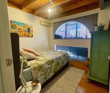 East Perth - Photo 6