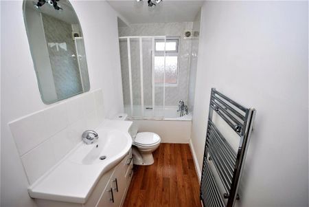 2 bedroom apartment to rent - Photo 4