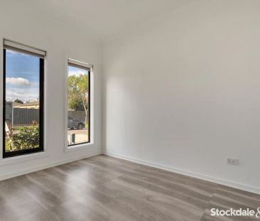 8 Burrows Place, Craigieburn VIC 3064 - Photo 1