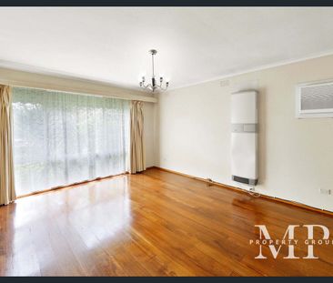 2 Bedroom House with Good Sized Yard - Photo 2