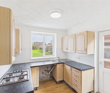 3 Bedroom Semi-detached - Photo 3