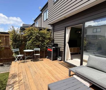 Stunning 3 bedroom home available! - Photo 3