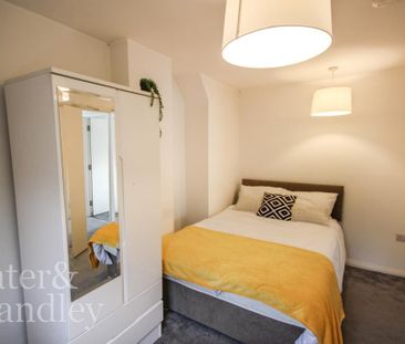 2 bedroom semi-detached house to rent - Photo 3