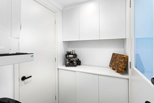 PREMIUM FOUR BEDROOM Family Home in Prime Location! - Photo 1