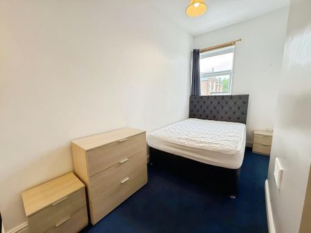 4 bedroom terraced house to rent - Photo 5