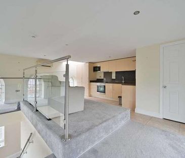 Royal Connaught Wd, Bushey, WD23 - Photo 2