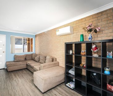 PRIVATE & MODERN GRANNY FLAT IN CONVENIENT LOCATION - Photo 1