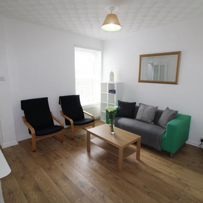 4 bedroom terraced house to rent - Photo 1