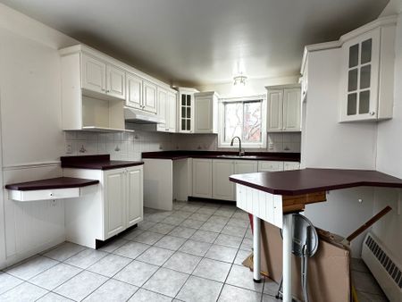 402 Rue Cadillac, Longueuil (Le Vieux-Longueuil), QC J4L - Photo 3