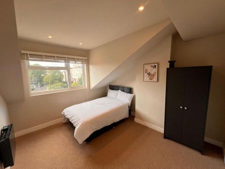 6 bedroom house of multiple occupation to rent - Photo 4