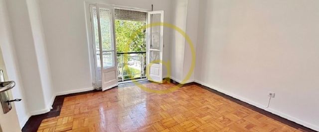 LISBON CENTER / ALVALADE apart. T1 unfurnished with balcony - Photo 1