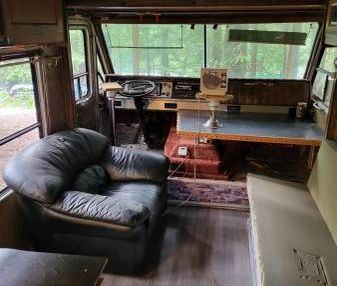 RV for rent in Roberts Creek available Nov 1 - Photo 4