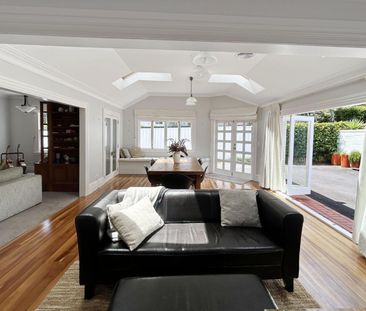 Weel Presented Character Home - Photo 2