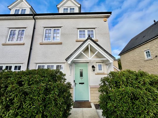 Bletchley Road, Leeds, Horsforth - Photo 1