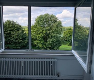 Helle, schön geschnittene 2-Zimmer mit Balkon in der grünen Gartens... - Photo 3