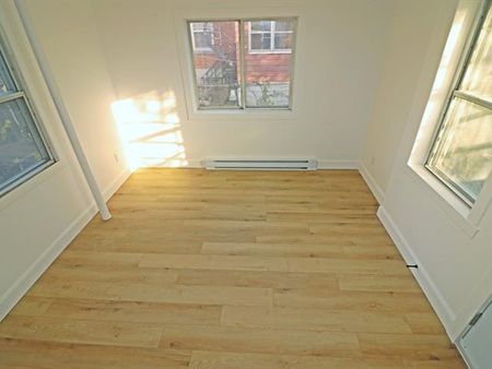 3010 Rue Sherbrooke E. - Photo 2