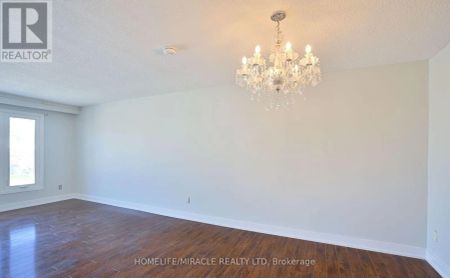 28 PETERSON COURT N - Photo 4