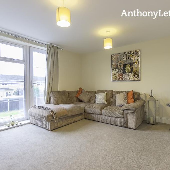 Willow Tree Lodge, Cozens Lane East, Wormley - Photo 1