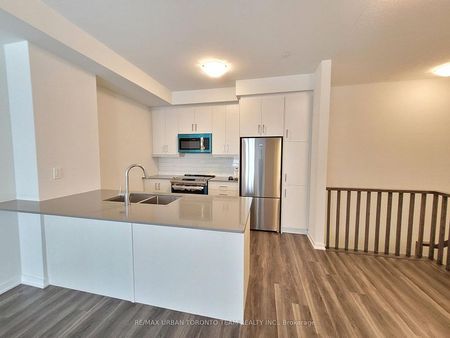 For Lease - 151 Honeycrisp Crescent Unit# TH 165, Vaughan, Ontario - Photo 3