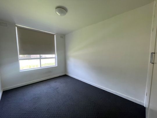 Renovated 1 Bedroom Unit - Photo 1