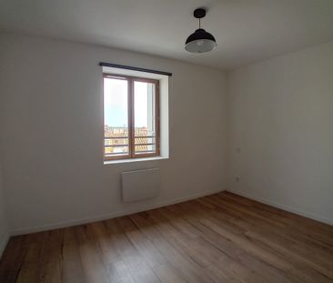 A LOUER CENTRE SIGEAN T2 ENTIEREMENT RENOVE - Photo 1