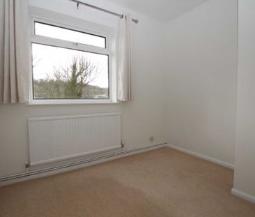 2 bed Flat for rent - Photo 3