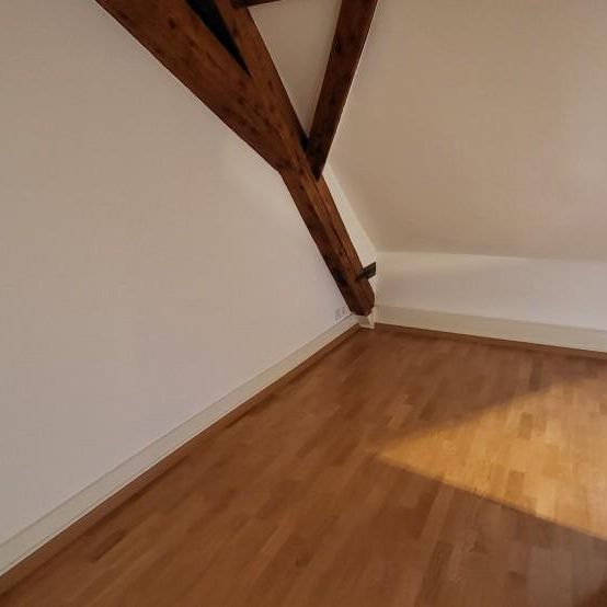 Belle chambre mansardée, idéal pour étudiants ou comme pied-à-terre, avec vue dégagée. - Foto 1