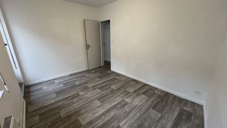 Location Appartement 6 pièces 109m² REMIREMONT 88200 - Photo 3
