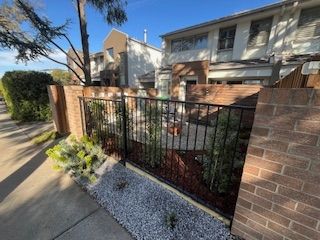 2/102 Eggleston Crescent, Chifley ACT 2606 - Townhouse For Rent | Domain - Photo 1