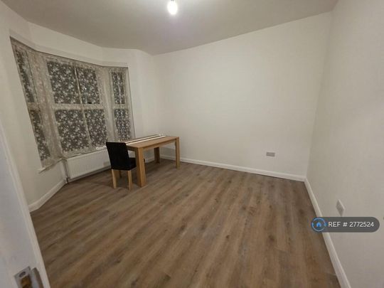 4 bedroom terraced house to rent - Photo 1